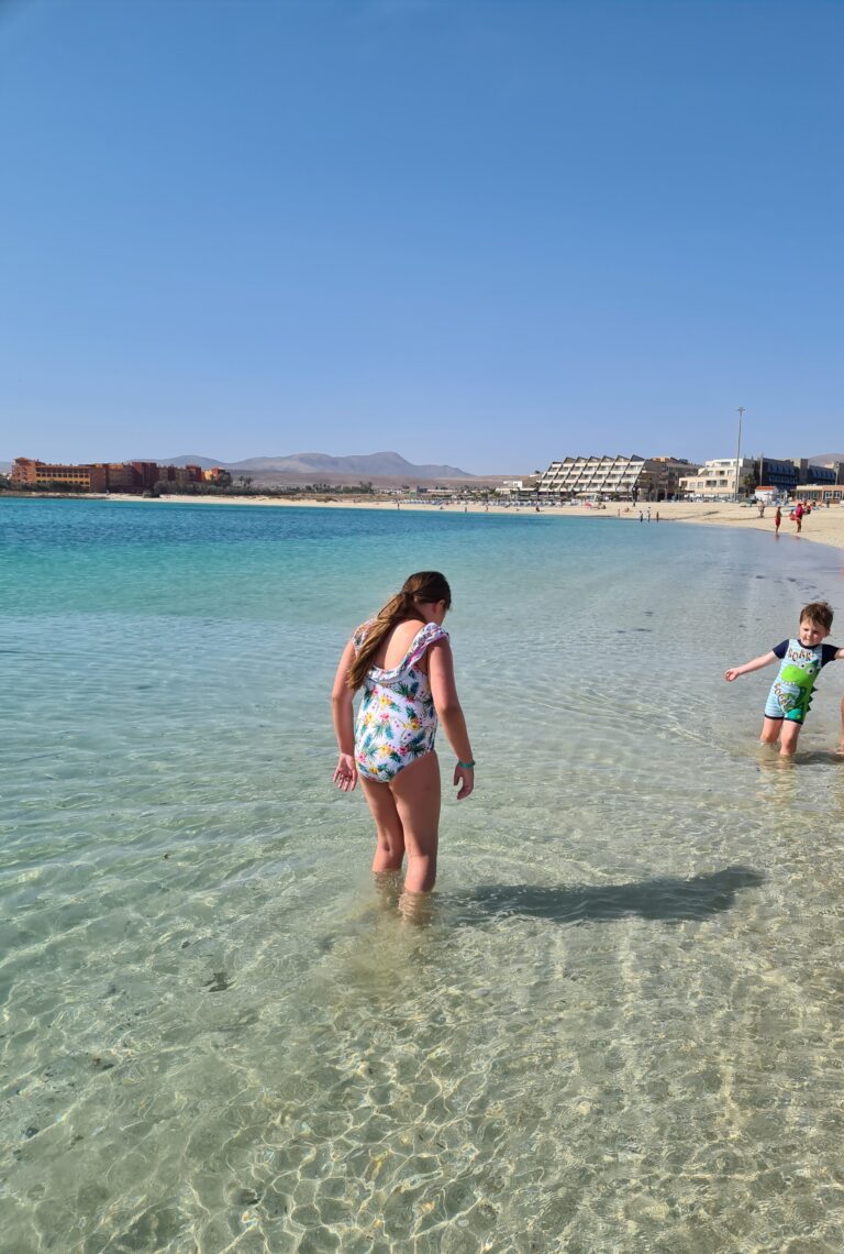 Dawn-Baxter-kids-Bailey-10-and-Jack-3-explore-the-water-in-the-sun